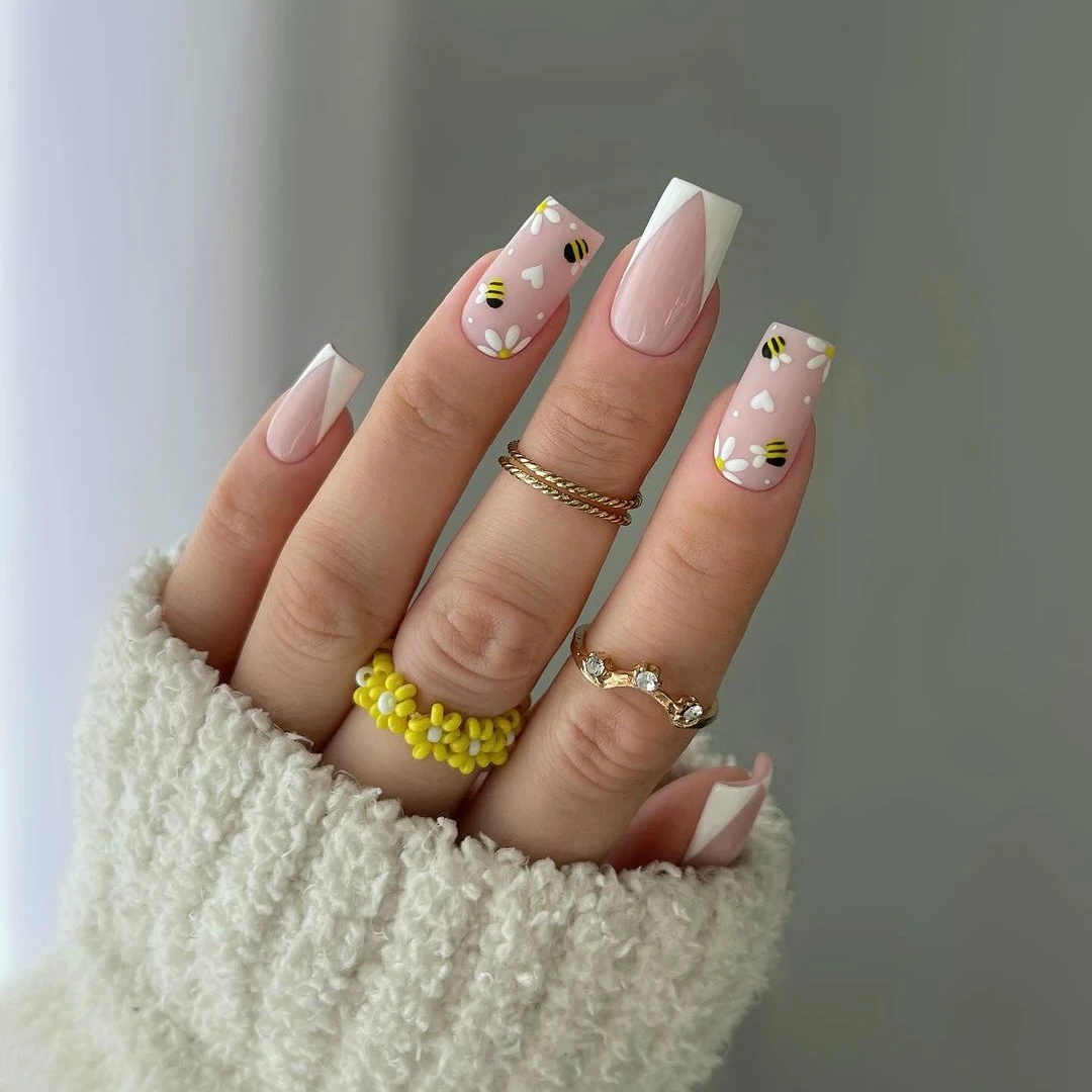 nail-art-primavera-con-margherite