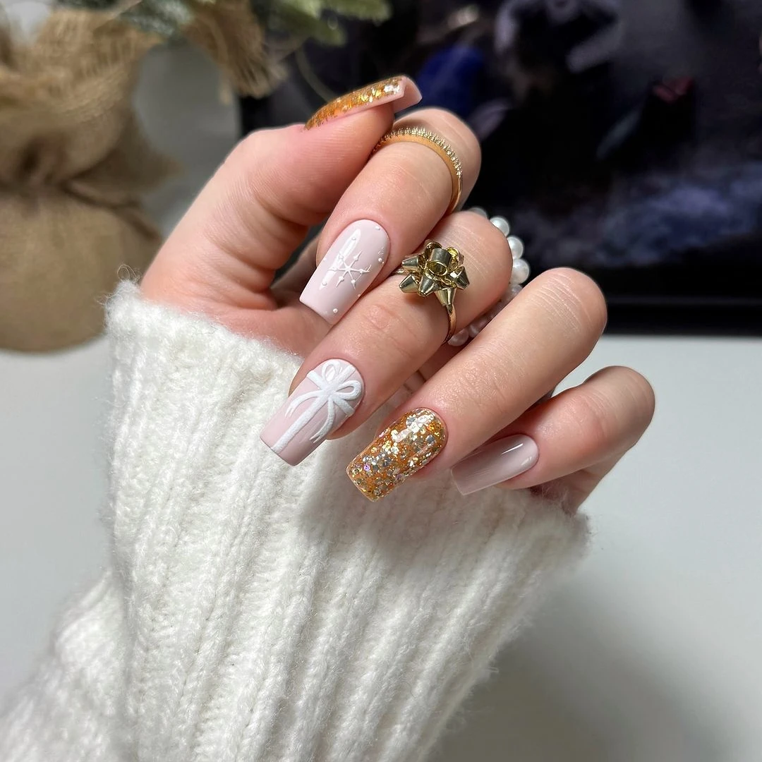 nail-art-gold-natale