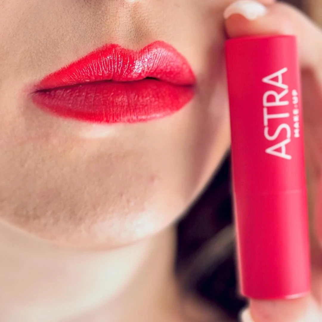 astra-lip-creamynal-lipstick-swatches