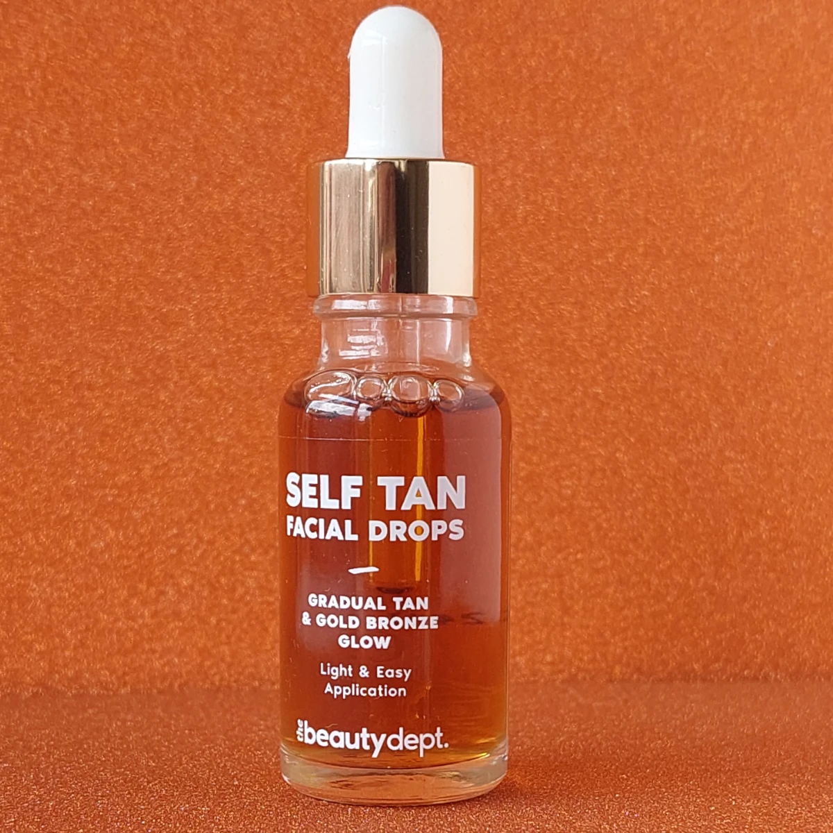 self-tan-facial-drops-the-beauty-dept-recensione