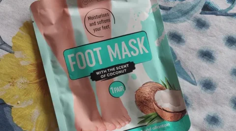 skin-bliss-foot-mask-recensione-maschera-piedi-action