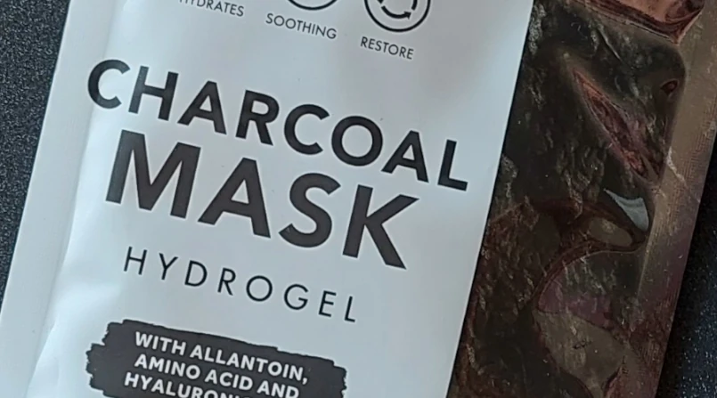 skin-bliss-charcoal-mask-hydrogel-action-recensione