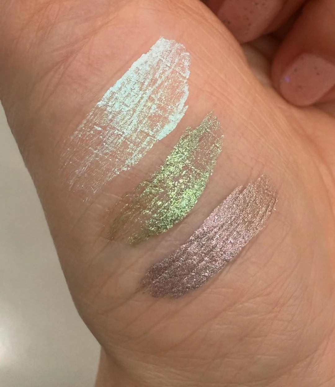 mac-luxe-luck-capodanno-lunare-2025-dazzleshadow-liquid-swatches