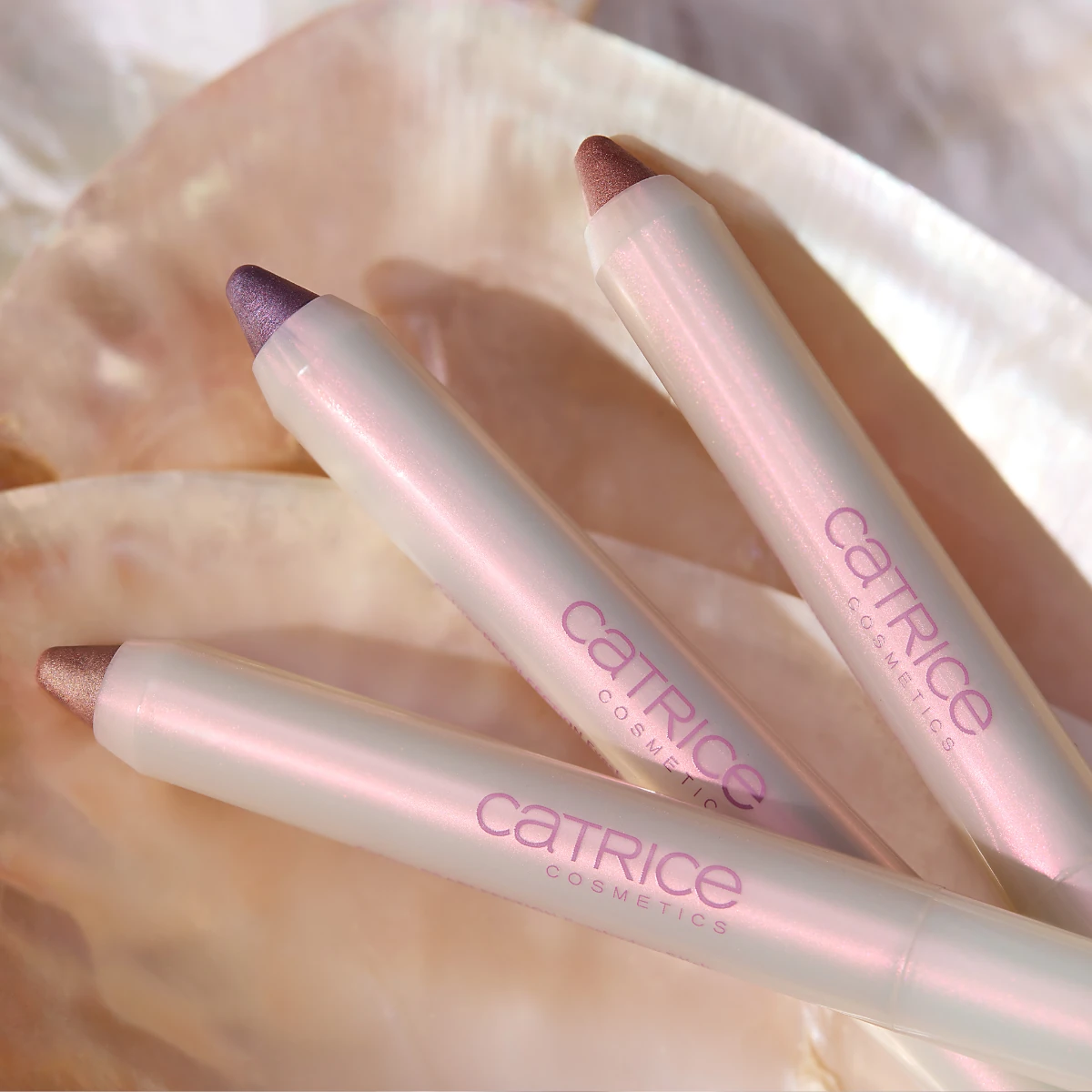 catrice-Pearlfection-stick-eyeshadow